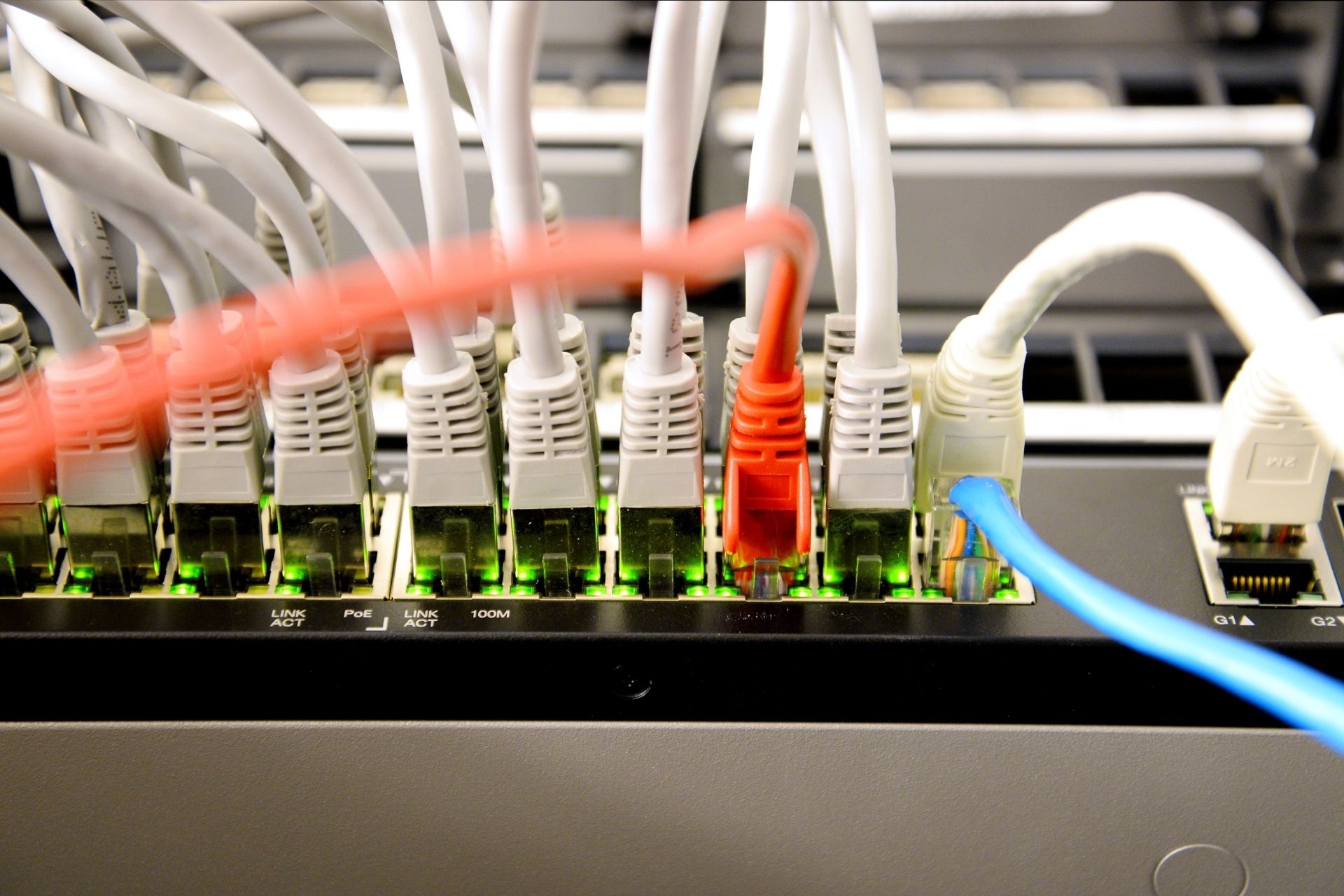 What role do the placement and orientation of Wi-Fi routers play in optimizing signal strength?